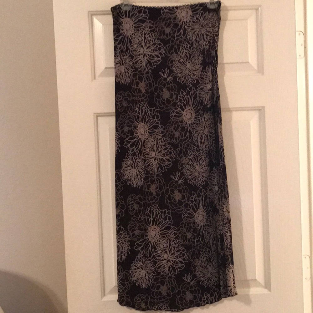 Old Navy Long skirt